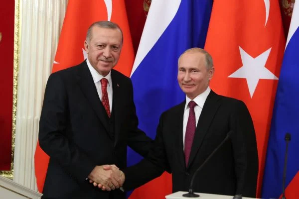 İngiliz Reuters, yalan haberlerle Türkiye ile Rusya'nın arasını açmaya çalışıyor