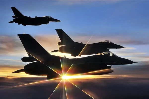 Irak'ın kuzeyine hava harekatı