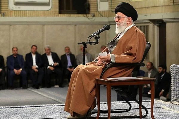 İranlı Sünni vekillerden Hamaney'e mektup