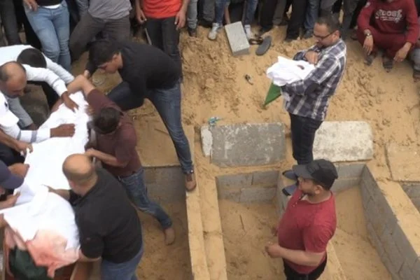İsrail 4 aylık bebek ile ailesini katletti
