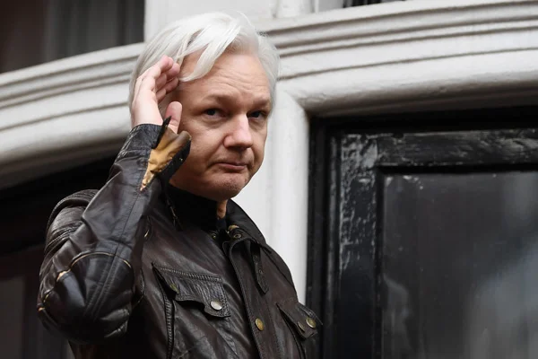 İsveç, Assange hakkındaki tecavüz soruşturmasını tekrar açtı