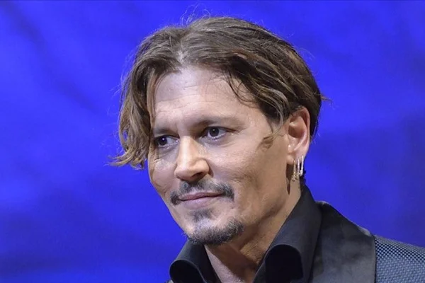 Johnny Depp, eski eşini kendisine şiddet uygulamakla suçladı