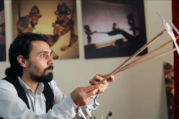'Karagöz-Hacivat, dünyada saygı duyulan önemli bir sanattır'