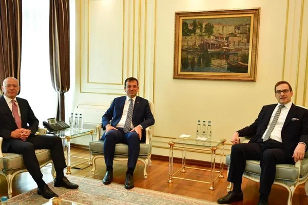 Koç'tan İmamoğlu'na tebrik ziyareti