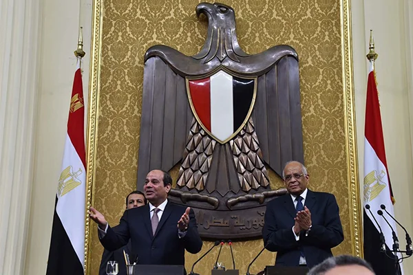 Komutanların baskısı, Sisi'yi dize getirdi; emekli askerlere yüzde 15 zam