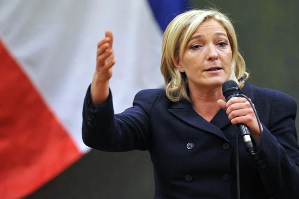 Le Pen, aşırı sağcı partilerle birlik kurmak istiyor: Hedef AP'de 'süper grup' kurmak