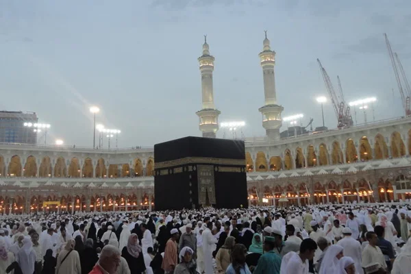 Mescid-i Haram'ın 74 kapısı daha açıldı