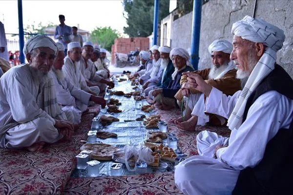 Özbek Türkleri asırlık iftar geleneğini yaşatıyor