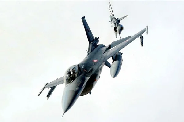 Pençe Harekatı kapsamında Irak'ın kuzeyindeki terör hedefleri vuruldu