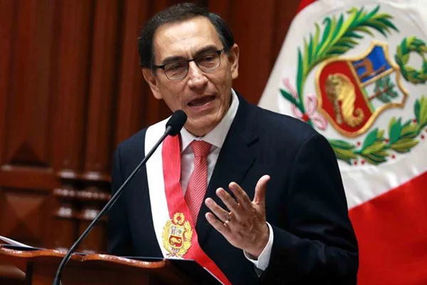 Peru Devlet Başkanı'ndan meclise tehdit