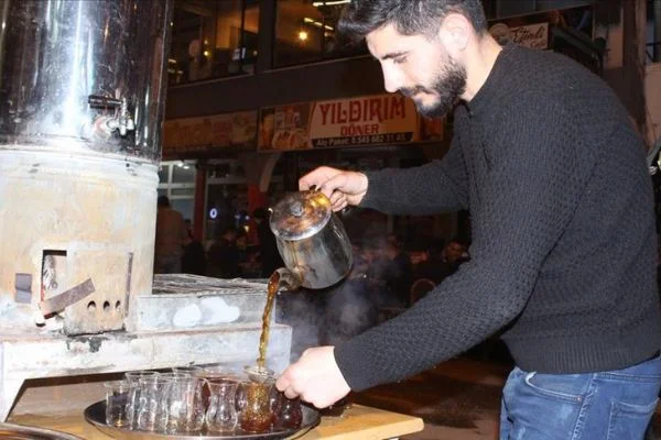 Ramazanın vazgeçilmezi semaver ve köz çayı