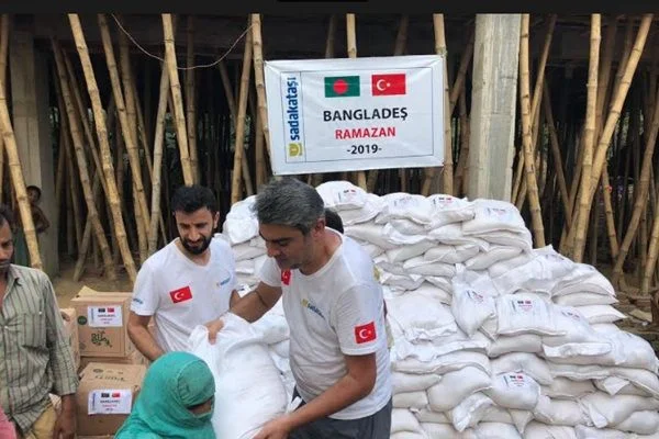 Sadakataşı'ndan 25 bin Arakanlı'ya Ramazan yardımı