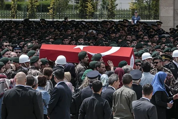 Şehit polis son yolculuğuna uğurlandı