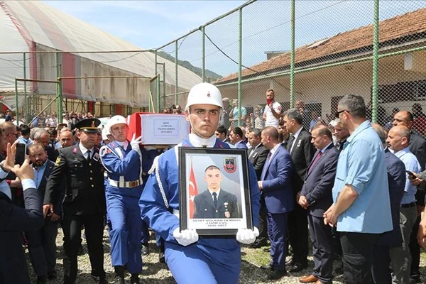 Şehit Uzman Çavuş son yolculuğuna uğurlandı
