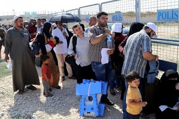 Sınırdan 1 haftada 16 bin Suriyeli ülkesine gitti