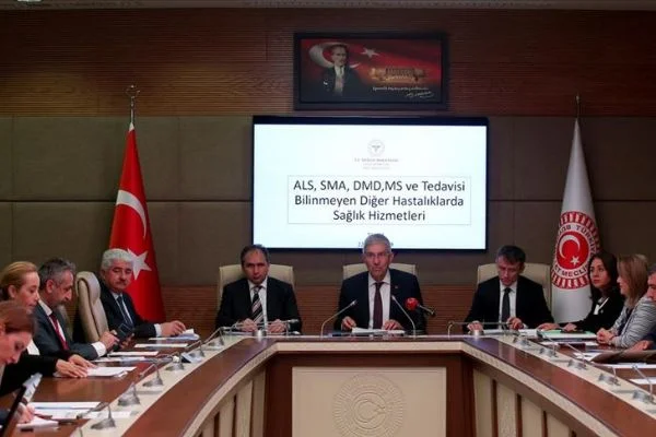 'SMA hastalarının ilaçlarını ödeme konusunda Türkiye öncü durumda'