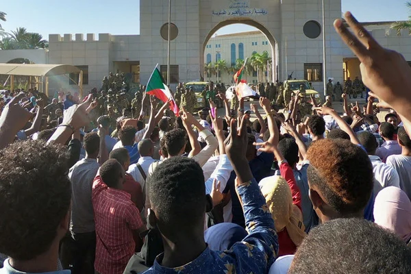 Sudanlı muhalif lider Baysal: Devrim başından beri yetim