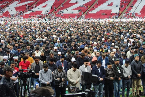 Tataristan Kazan'da, 15 bin kişilik İftar