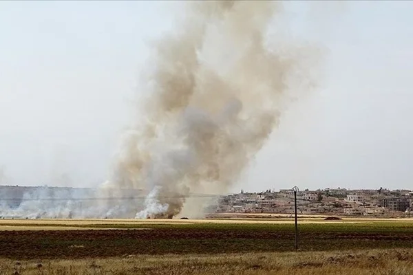 Tel Rıfat'ı işgal eden YPG/PKK'lılar, Bab'daki sivillerin tarım arazilerini yaktı