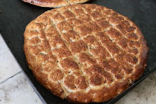 Tokat çöreği iftar ve sahur sofralarını süslüyor