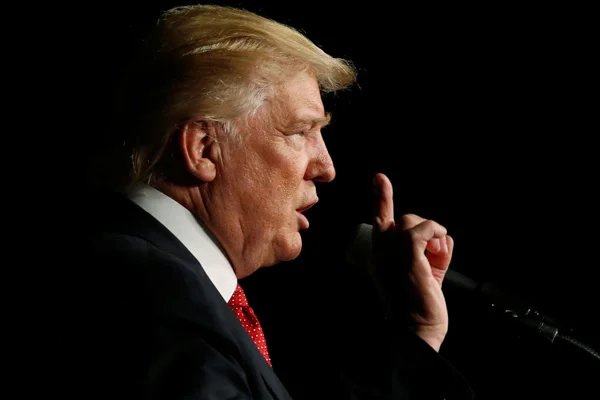 Trump, İran'ı masaya çekebilmek için mesaj üstüne mesaj gönderiyor