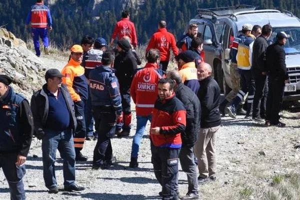 Uçuruma düşen AA muhabiri bulundu
