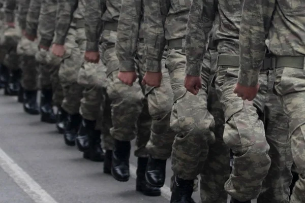 Yeni askerlik sistemi seçim öncesi Meclis'te olacak