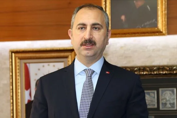 'YSK'nin kararlarına saygı duymak hukuk devletinin olmazsa olmazıdır'