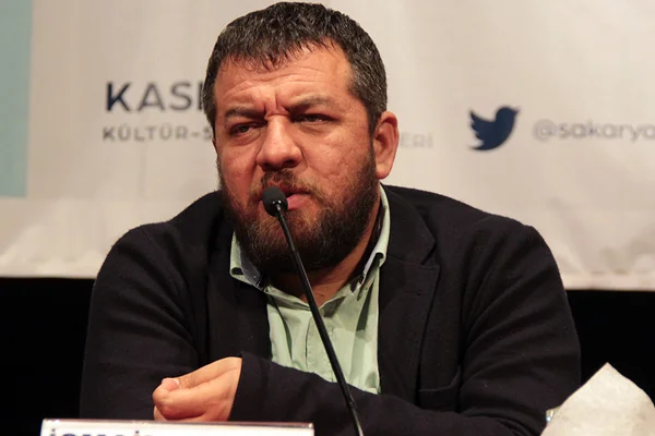 "Zekâtı mutlaka bizim cemaate verelim"