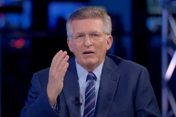 ABD'li ünlü sunucu Wiles: Bu gezegende ruhsuz yaratık ırkı yaratmak istiyorlar
