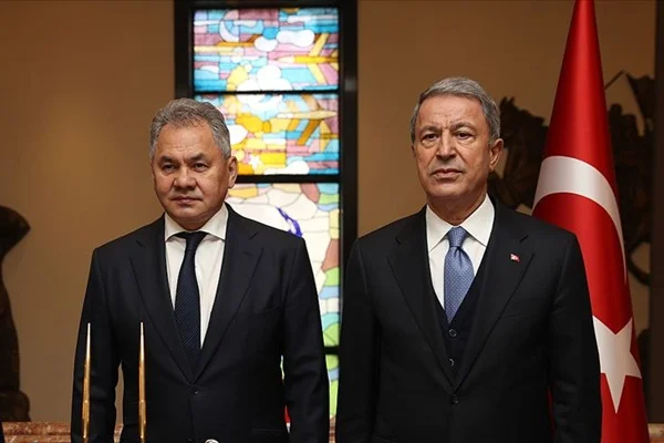 Akar ve Şoygu telefonda görüştü