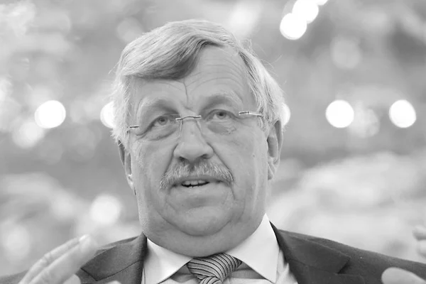 Almanya'da Kassel Bölge Valisi evinde ölü bulundu