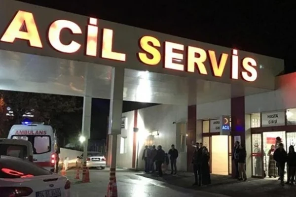Başı ağrıyan çocuk hastane yolunda hayatını kaybetti