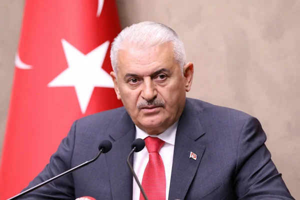 Binali Yıldırım'dan İzlanda'ya tepki