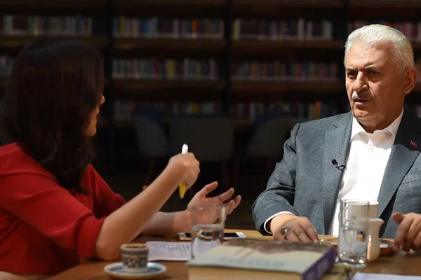 Binali Yıldırım'dan kararsız seçmene çağrı