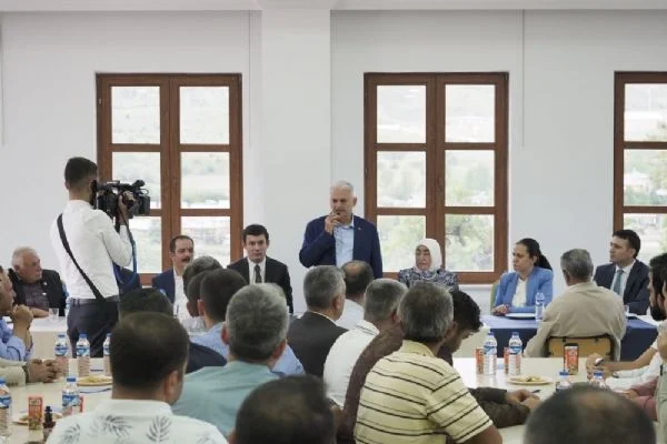 Binali Yıldırım, hemşehrilerine hitap etti