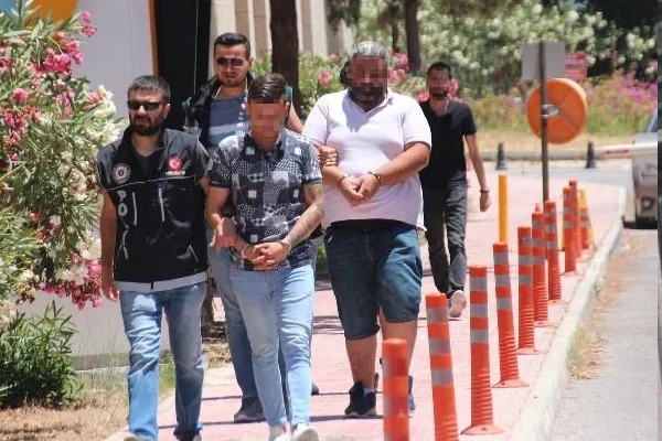 Bodrum'da otomobille uyuşturucu sevkiyatına 3 gözaltı