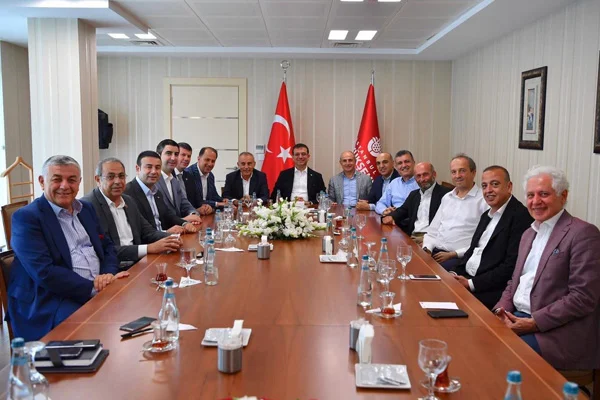 CHP'li Bekaroğlu'ndan İmamoğlu'nun toplantısına eleştiri