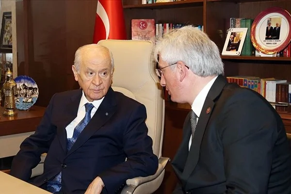 Devlet Bahçeli, MHP İl Başkanlığını ziyaret etti