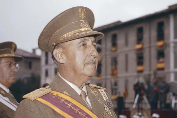 Diktatör Franco'nun mezar yerinin değiştirilmesi kararına durdurma