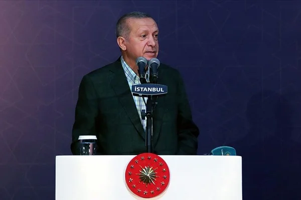 Erdoğan: Mursi'nin mahkeme salonunda son nefesini vermesi adeta kendisine ve halkına yapılan zulmün sembolüdür