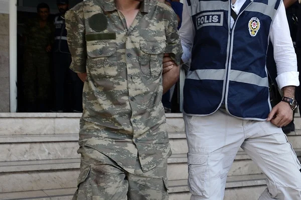 FETÖ'nün TSK yapılanmasına operasyon