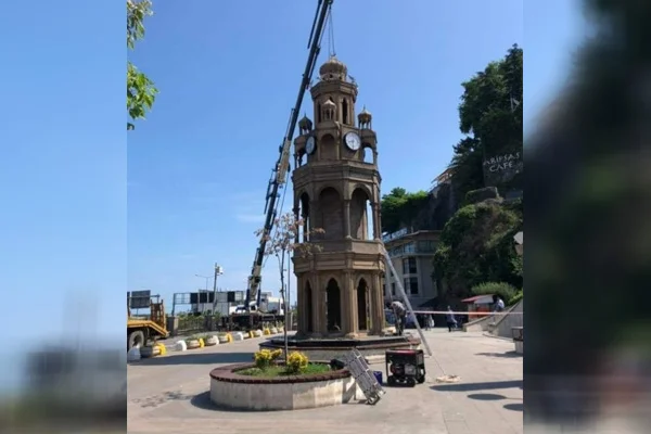 Giresun'da tartışmalara neden olan kule yıkıldı