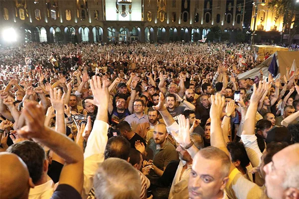 Gürcistan'daki kaos, Moskova -Tiflis ilişkilerini gerdi!