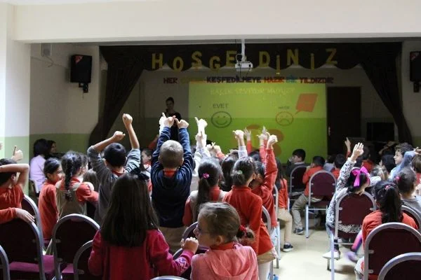 İBB'den öğrencilere su ürünleri farkındalık eğitimi