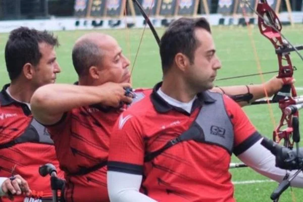 İBB'li sporcular madalya yağmurunu sürdürüyor