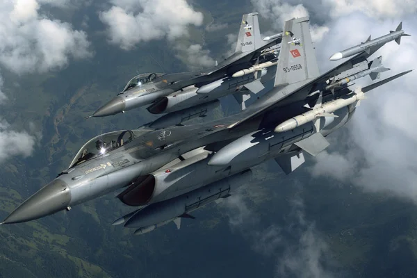 Irak'ın kuzeyine hava harekatı