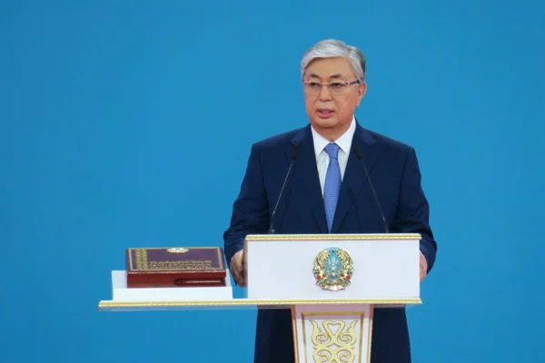 Kazakistan'da Tokayev yemin etti