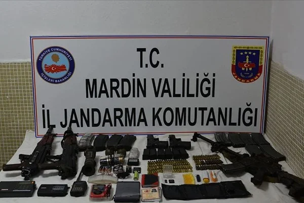 Mardin'de teröristlere ait çok sayıda mühimmat ele geçirildi