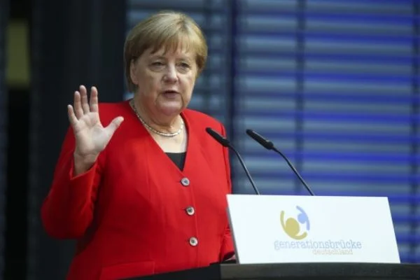 Merkel: AB ve ABD aralarındaki problemi bir an önce çözmeli